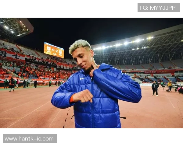 足球史上十大秋衣球星高清图片集锦 展现经典时刻与风采 足球史上十大秋衣球星高清图片集锦 展现经典时刻与风采