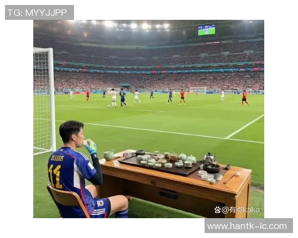 足球球星偷笑瞬间背后隐藏的故事与他在赛场上不为人知的心态揭秘 足球球星偷笑瞬间背后隐藏的故事与他在赛场上不为人知的心态揭秘